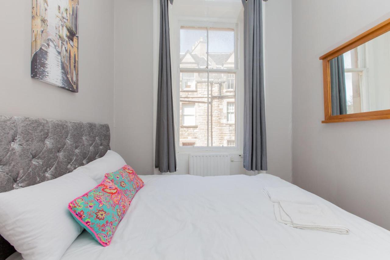 Bright & Homely City Centre Apartment Near Holyrood Edimburgo Esterno foto