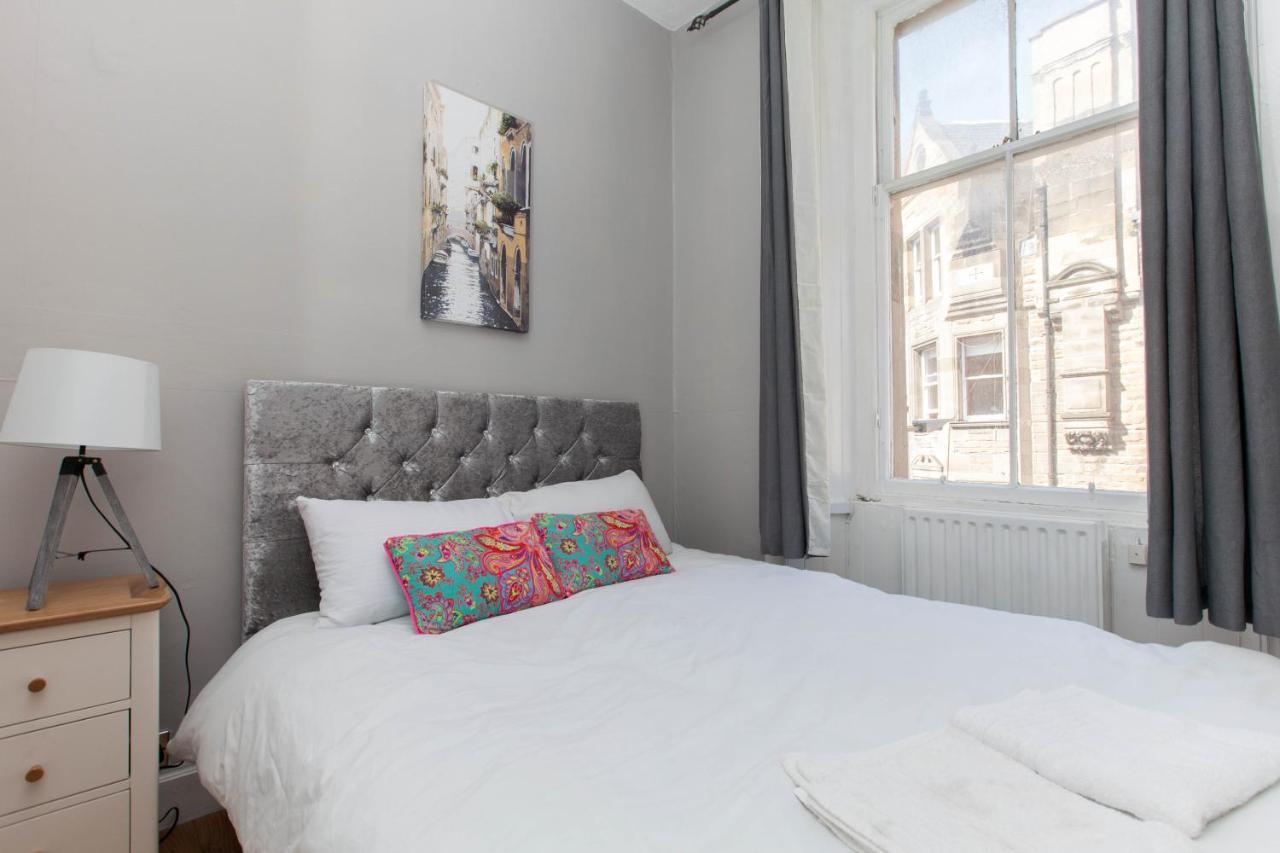 Bright & Homely City Centre Apartment Near Holyrood Edimburgo Esterno foto