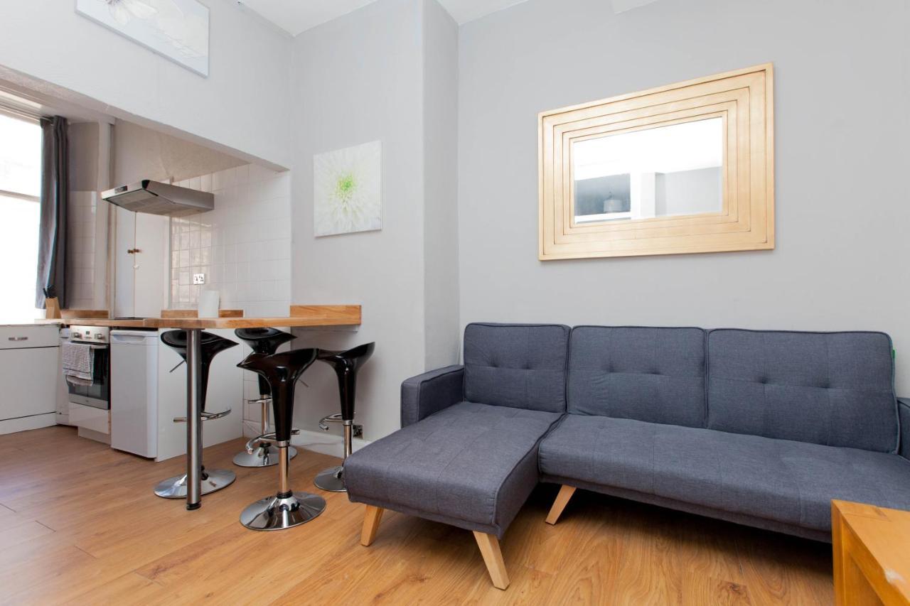 Bright & Homely City Centre Apartment Near Holyrood Edimburgo Esterno foto