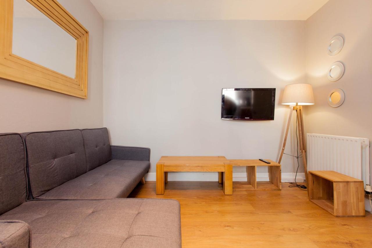 Bright & Homely City Centre Apartment Near Holyrood Edimburgo Esterno foto
