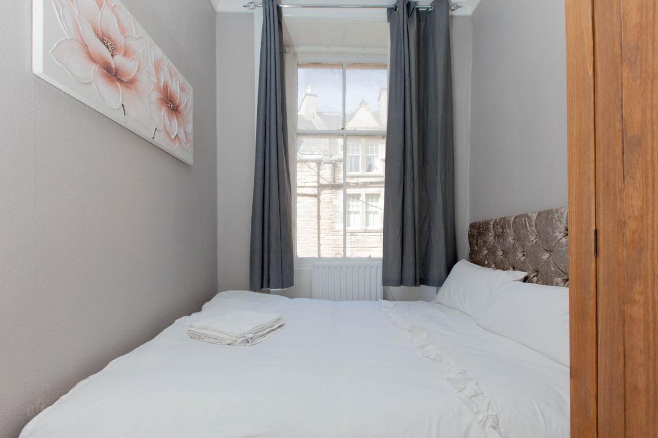 Bright & Homely City Centre Apartment Near Holyrood Edimburgo Esterno foto