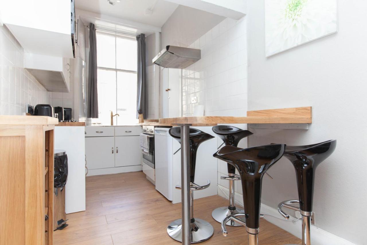 Bright & Homely City Centre Apartment Near Holyrood Edimburgo Esterno foto